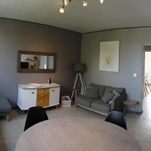 Proche Des Remparts à Appartement